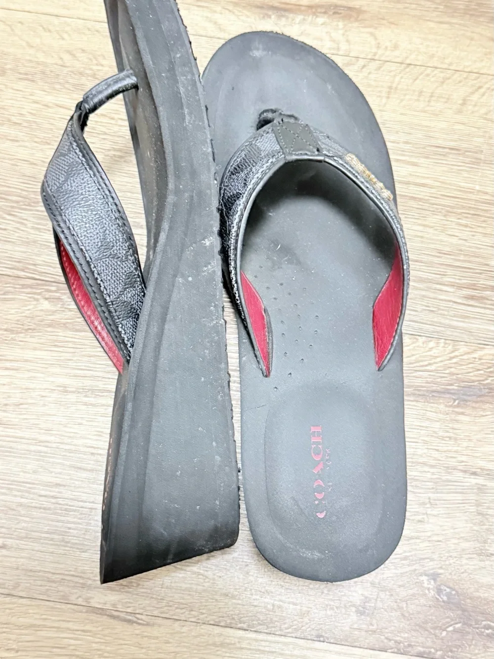 Y2K COACH Black Thong Sandals with Red Accent